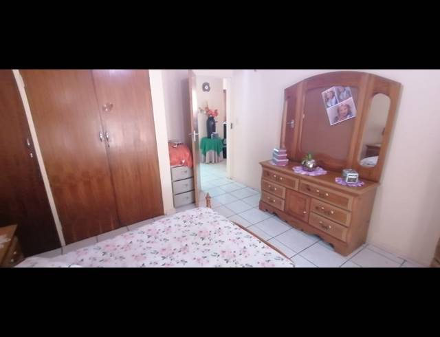 2 BEDROOM SECTIONAL TITLE FOR SALE IN SONGLOED